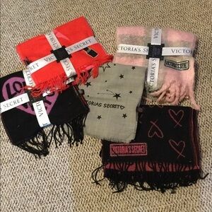 🆕Victoria Secret Scarfs Price is for 1 each.